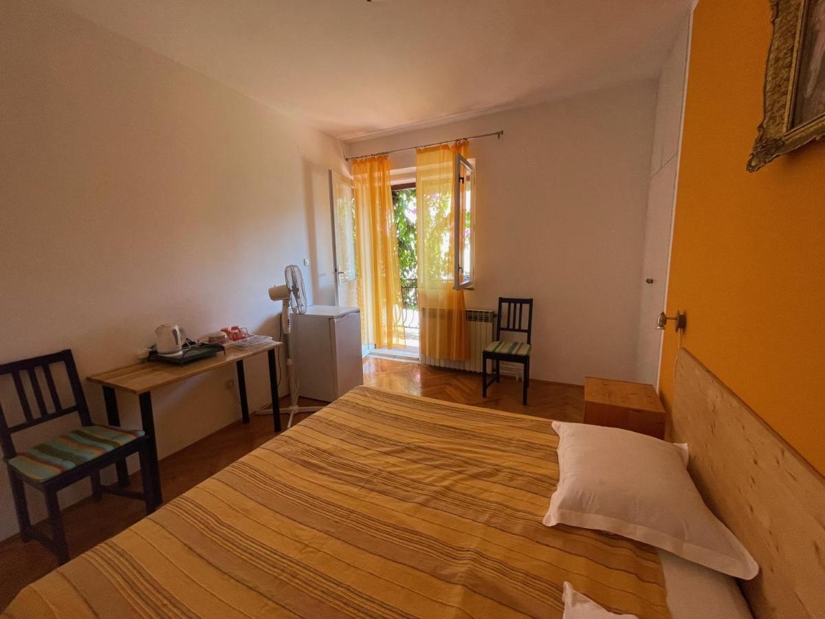 Hvar Guesthouse - Double Bedroom With Private Bathroom Jelsa  Esterno foto